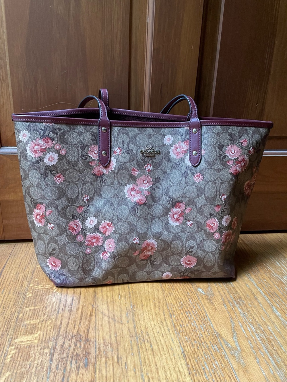 🌸Coach Reversible City Tote in signature canvas floral🌸